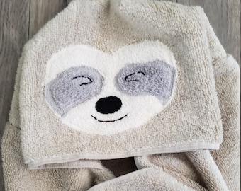 Gepersonaliseerde handdoek luiaard: kinderstrandlaken met capuchon