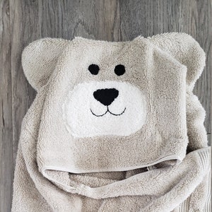 Hooded towel children. Hooded towel kids. Hooded towel babies. Beige bear towel. Hooded animal towel. Hooded beach towel. personalized towel image 1