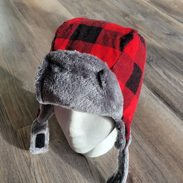 Red and black plaid hat/Kid winter hat/kids bomber hat/Toddler trapper hat/12 mo -4T hat/buffalo plaid hat/boys yooper hat/hat with earflaps