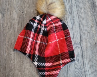 Red plaid beanie. Baby boy hat. Baby hat with pom pom. Baby hat with earflaps. Pom pom  baby hat. Cotton knit baby hat. 0-3months hat