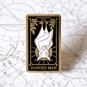 Die Gehängte Tarot Karte | Major Arcana Hard Emaille Pin | Orakel Zubehör