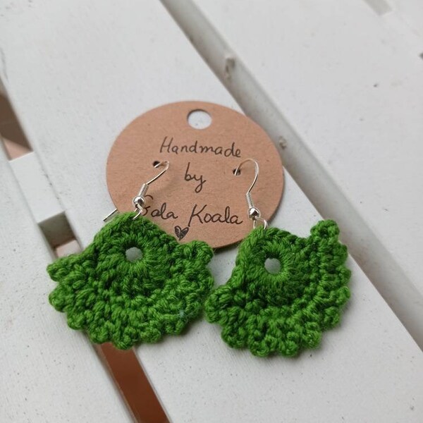 Handmade green earrings /Pendientes de ganchillo verde