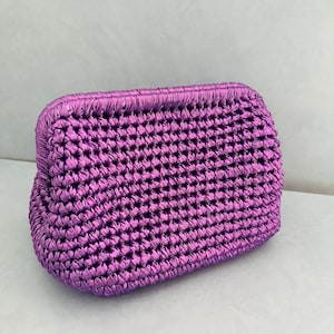 Lila Metallic Clutch Gehäkelte Wolkentasche Abendtasche Tasche Gestrickt Glänzende Tasche Metallic Geldbörse Raffia Clutch Tasche Handgefertigte Luxustasche