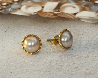 Boucles d'Oreilles Percées VINTAGE –  Rond Perle