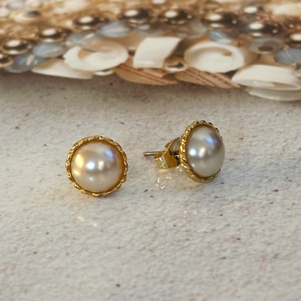 Boucles d'Oreilles Percées VINTAGE –  Rond Perle