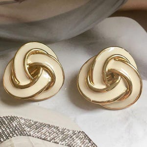 VINTAGE Clip-on Earrings - White Twist