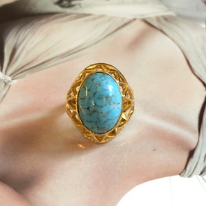 VINTAGE Ring - Oval Veined Turquoise Color