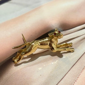 VINTAGE Brooch – Greyhound Dog