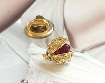 VINTAGE Pins – Red Ladybug