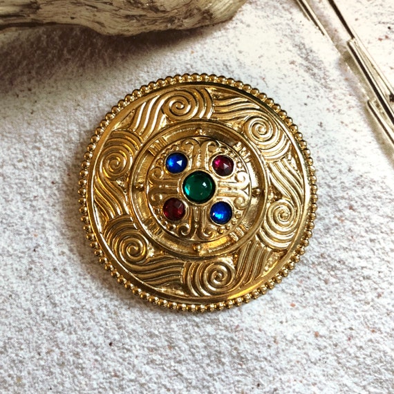Round Shield Gemstone Pendants Round Shield Gemstone Pendants