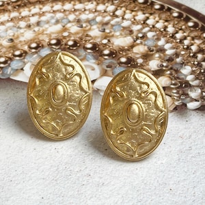 VINTAGE SPHINX Clip-on Earrings - Oval Shield