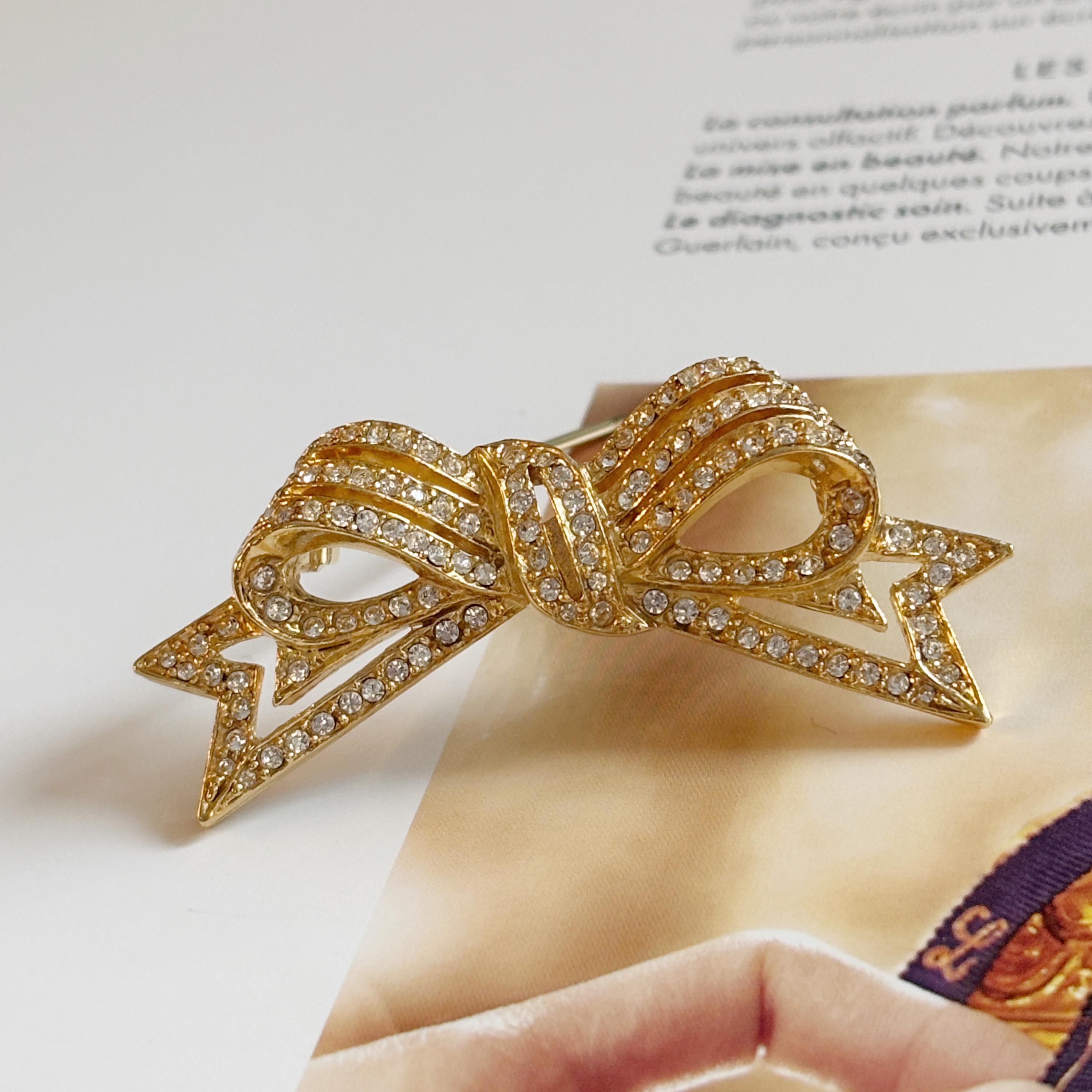 Butler and wilson vintage brooch - Etsy 日本