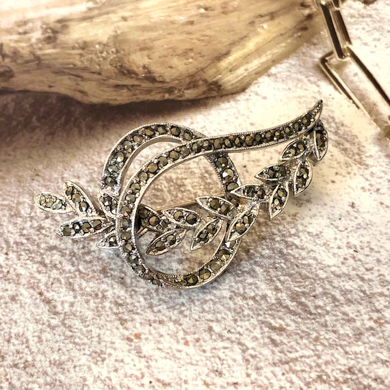 Broche Vintage Argent Rhodié Et Marcassite - Motif Feuillage, Occasion, Sans Marque