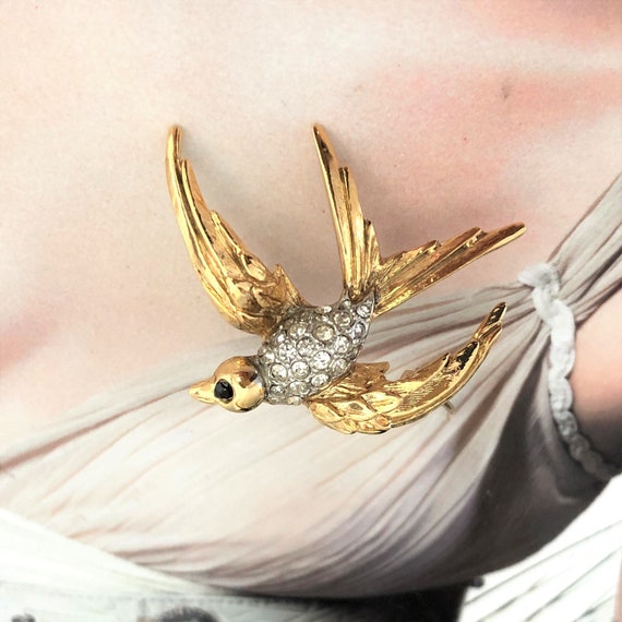 Grande Broche Vintage En Cristal - Transparent Et Rouge - Élégance Rétro