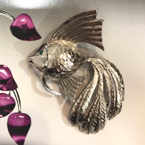 VINTAGE brooch – fish