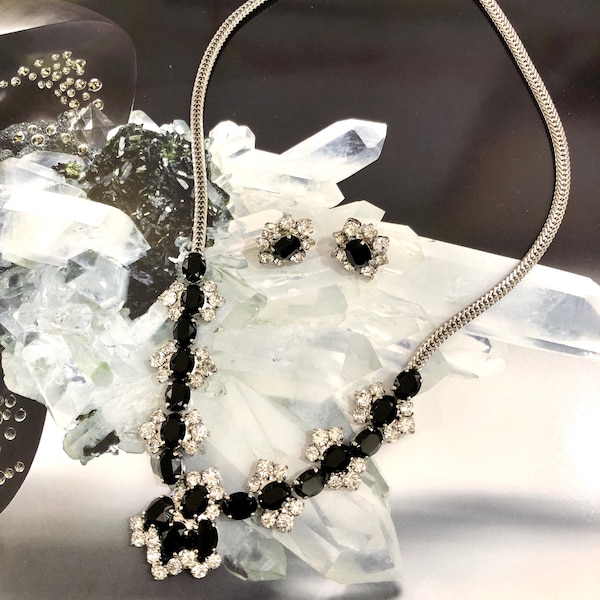 Parure Vintage (Collier + Boucles d'Oreilles) - Fleur Cristal Strass Noir