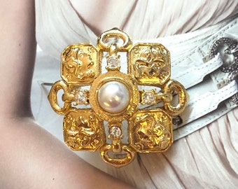 Brooch VINTAGE SPHINX - Square Woman Pearl