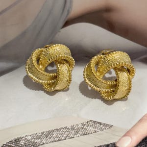 VINTAGE Clip-on Earrings – Twist