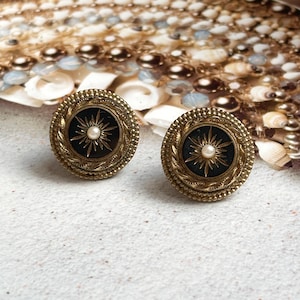 VINTAGE SPHINX Clip-on Earrings – Neo Classic Black