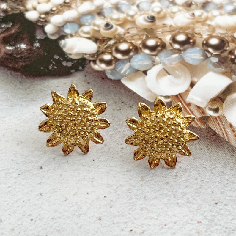 VINTAGE Pierced Earrings Sunflower image 1