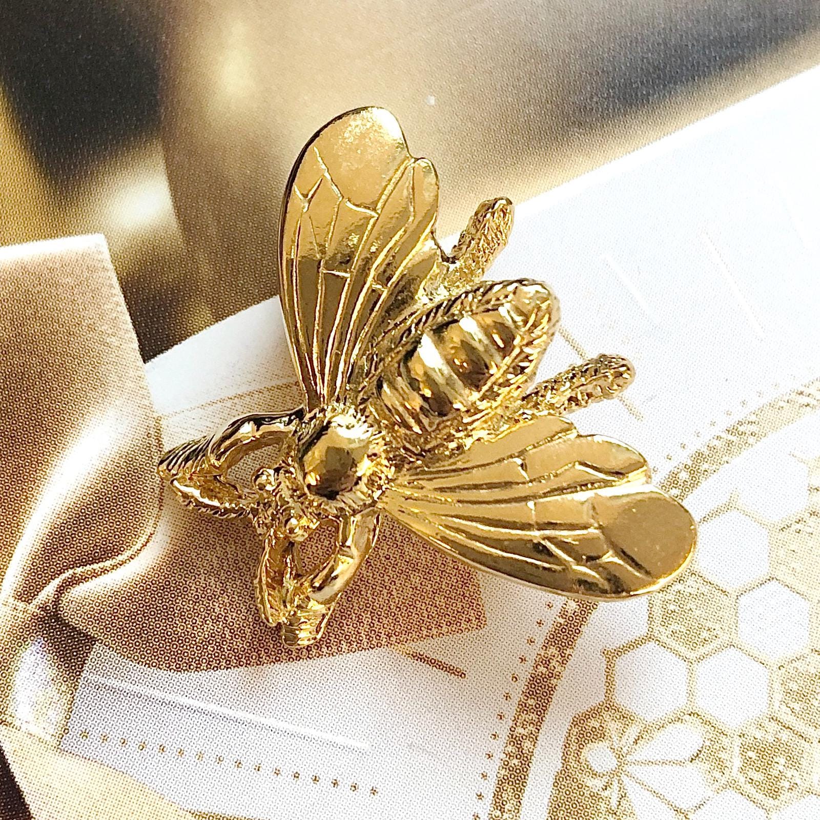Broche d'artisanat vintage - France