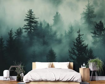 Mural de parede Misty Forest – Papel de parede verde escuro com tema de floresta, pinheiros enevoados, decoração de parede com destaque natural para quarto ou sala de estar Vn1074