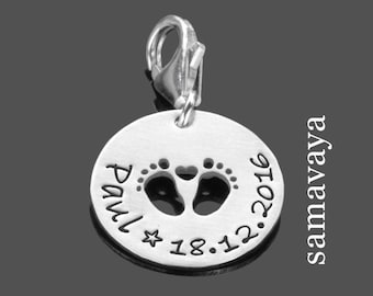 Anhänger Babyfüsse Taufe Taufanhänger Taufcharm Gravur ERSTE SCHRITTE 925 Sterling Silber Charm Taufgeschenk für Bettelarmband Herzanhänger