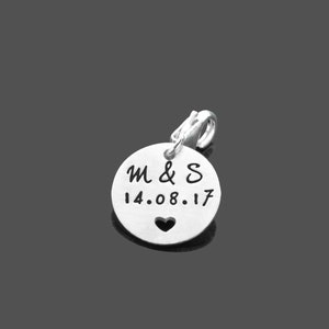 Pendentif Personnalisé Pendentif Coeur Charme Gravure HEARTZT Argent Personnalisé Coeur Date Initiale Cadeau Fiançailles pour Bracelet à Charms image 2