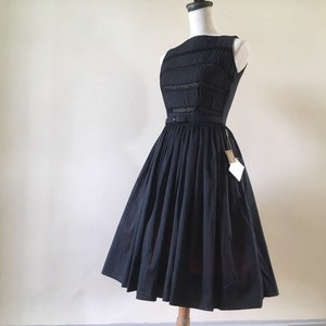 1963 kleines Schwarzes von Carol Rodgers mit originalen Eintrittskarten