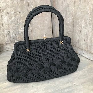 bolso de crochet negro años 50