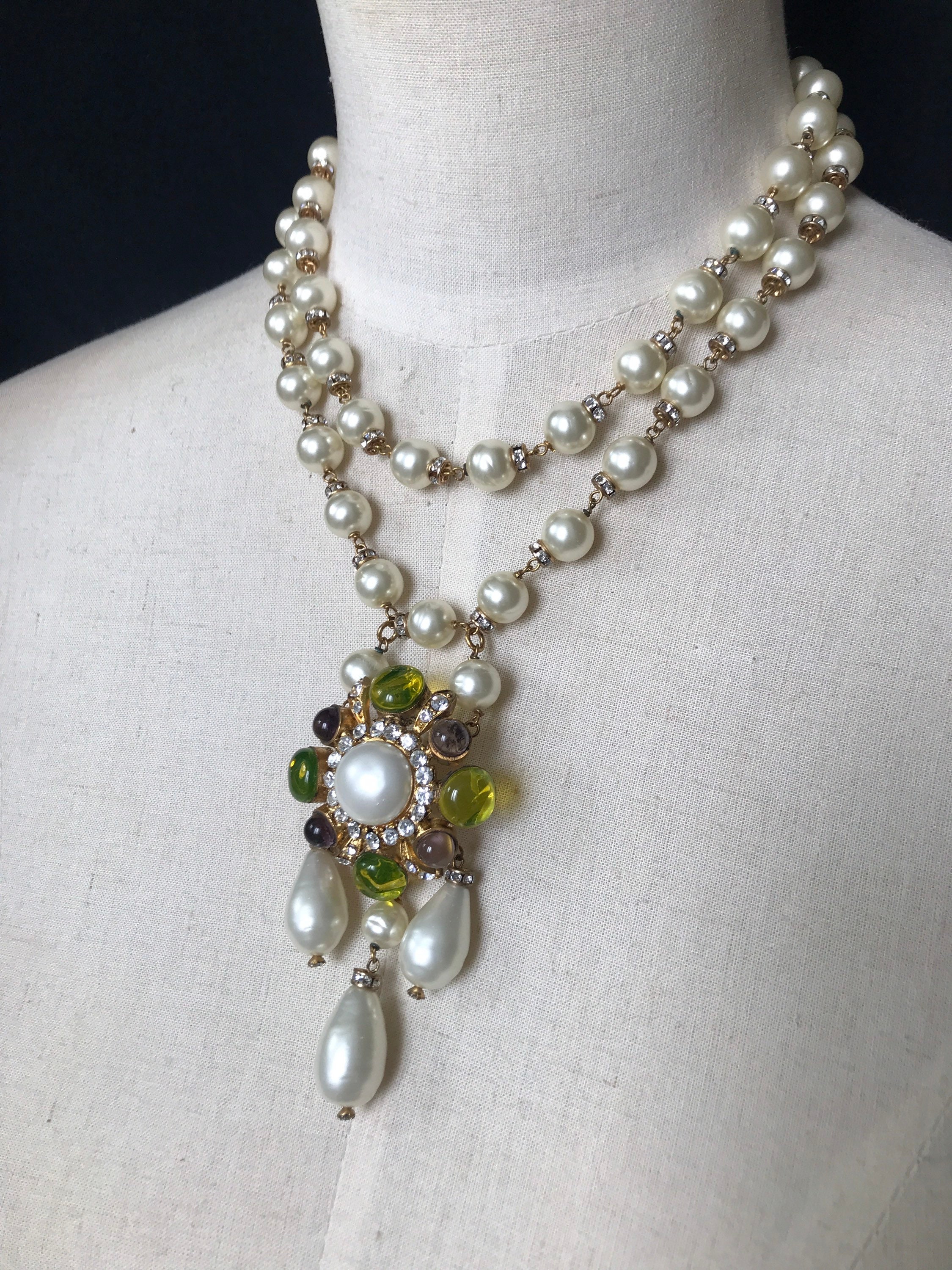 EARLY VINTAGE CHANEL PEARL NECKLACE & GRIPOIX POURED GLASS FLOWER PEND –  Connie DeNave's Jeweldiva