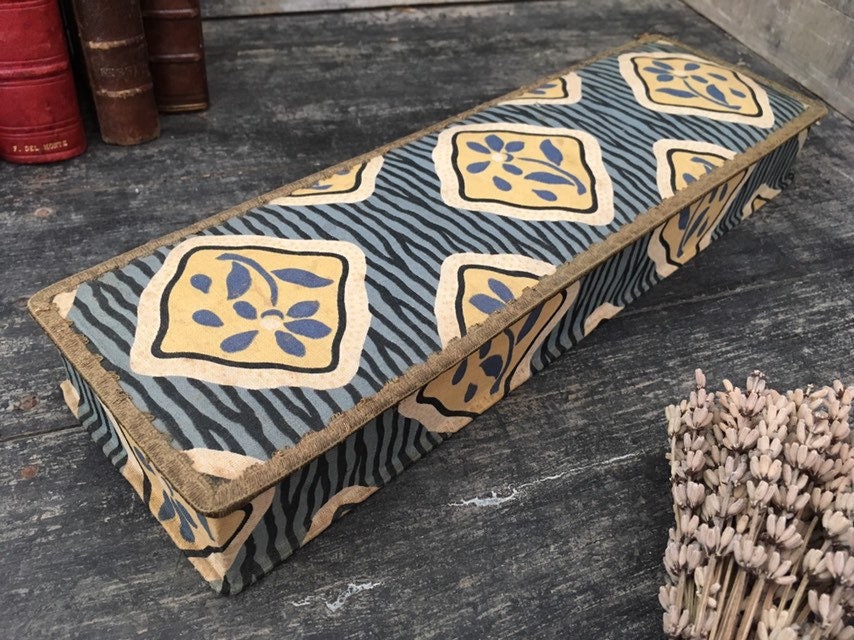 Boîte en Tissu Français Vintage