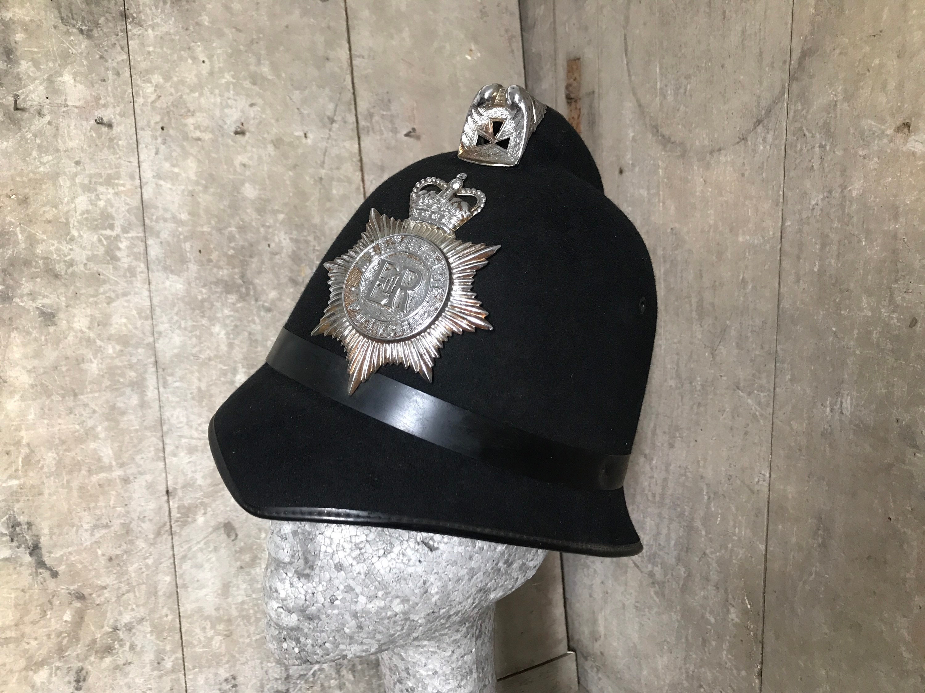 Gorra de policía - Accesorio para disfraz de policía. Gorras de color negro  con insignia de plata. Gorras divertidas para fiestas.