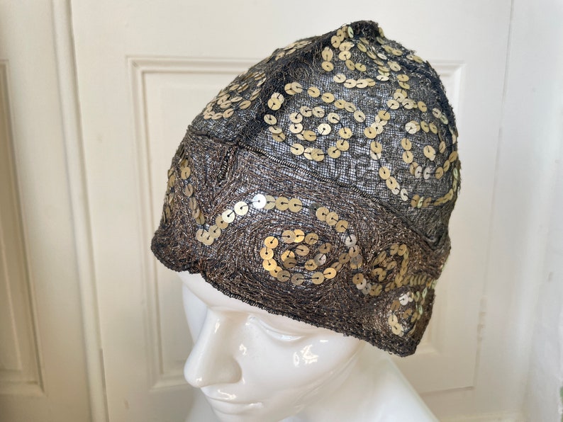 Chapeau cloche des années 1920 à paillettes image 6