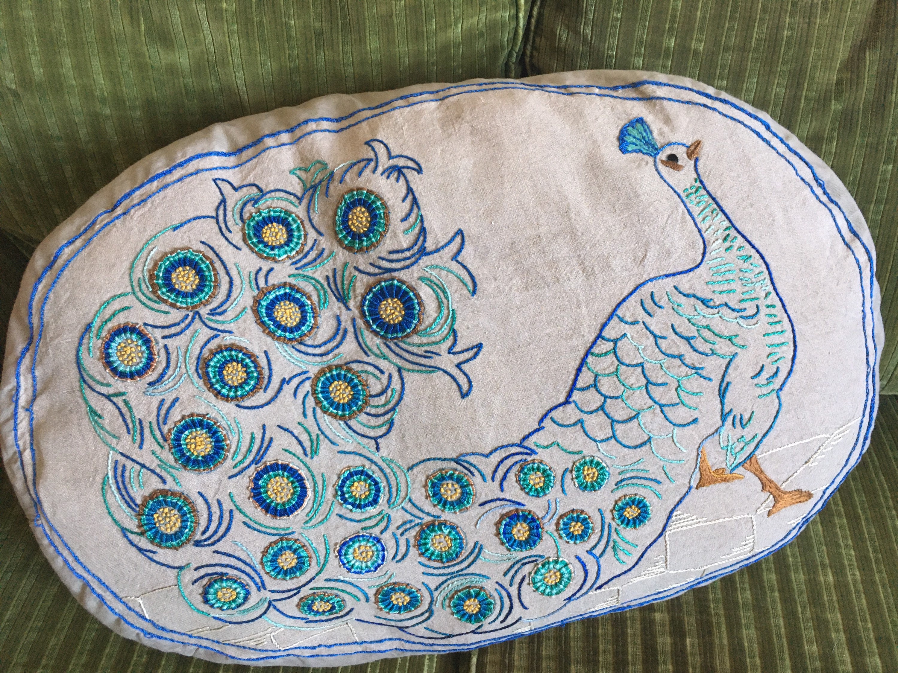 Couverture de Coussin Des Années 1920 Brodée d'un Paon