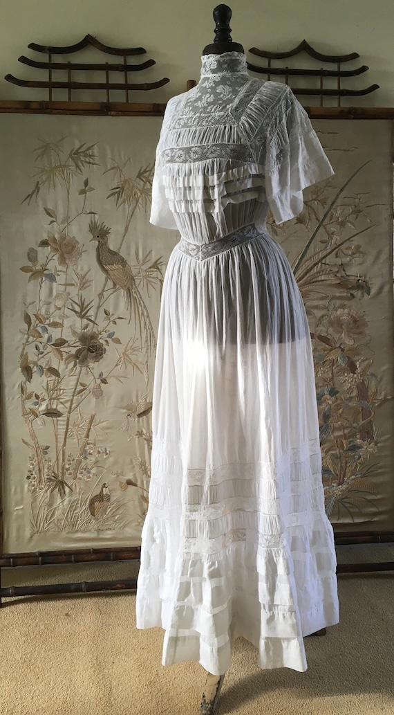 Edwardian white cotton and lace dress - image 2