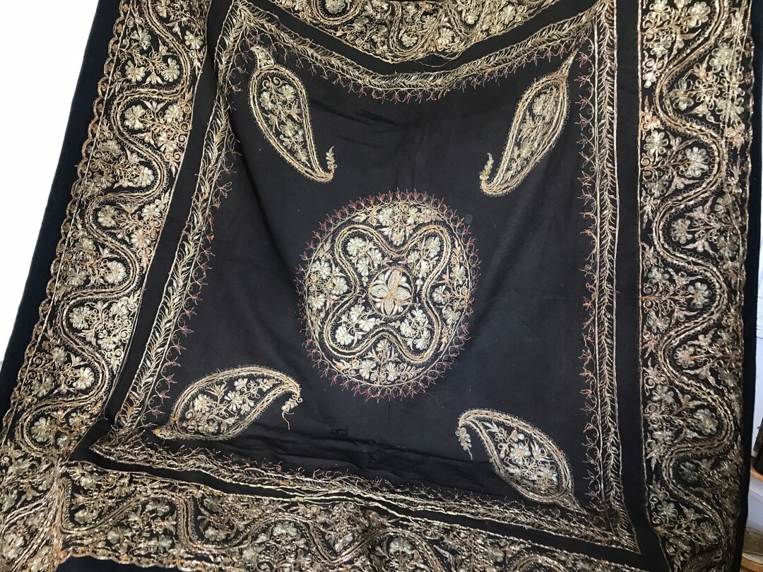 tilla work shawl
