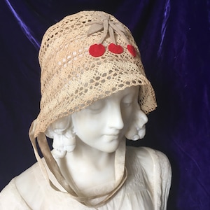 1920s cloche hat for a child