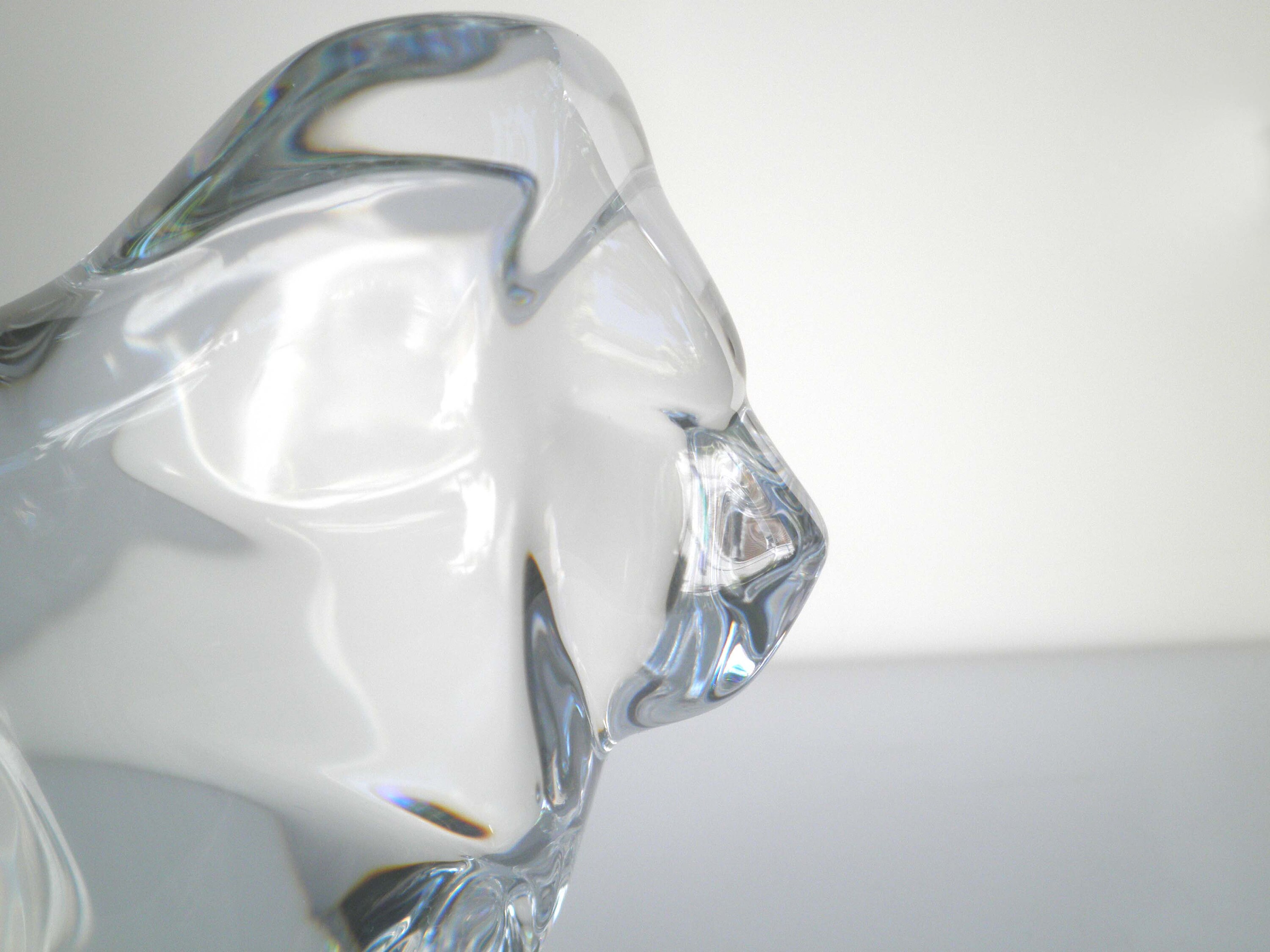 Vintage Beautiful Hoya Museum Crystal Glass Wildlife Lion Statue