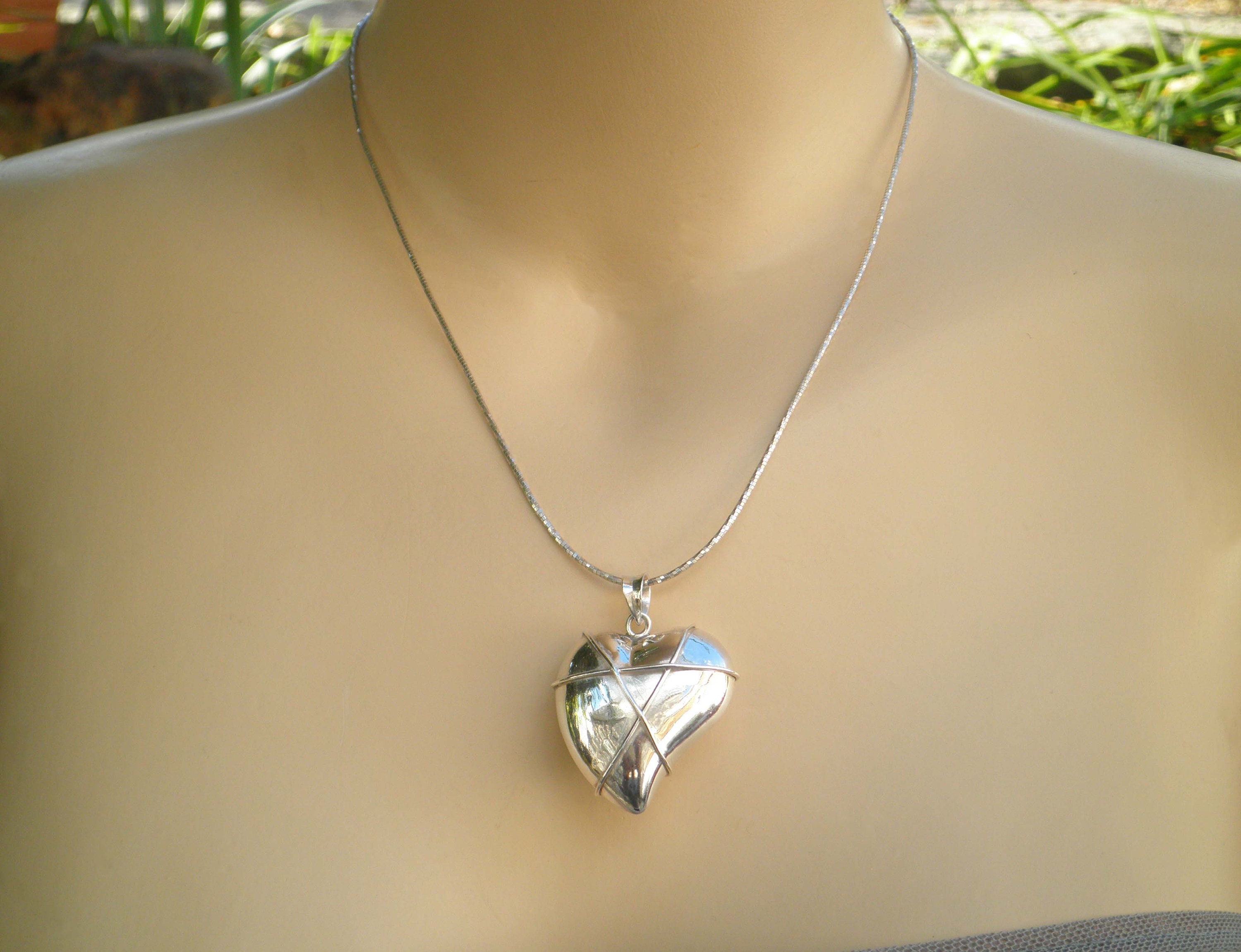Vintage 925 Sterling Silver Milor Italy mini Square Beaded flexible Chain & Marsala Wire Wrap Design Heart Pendant Necklace