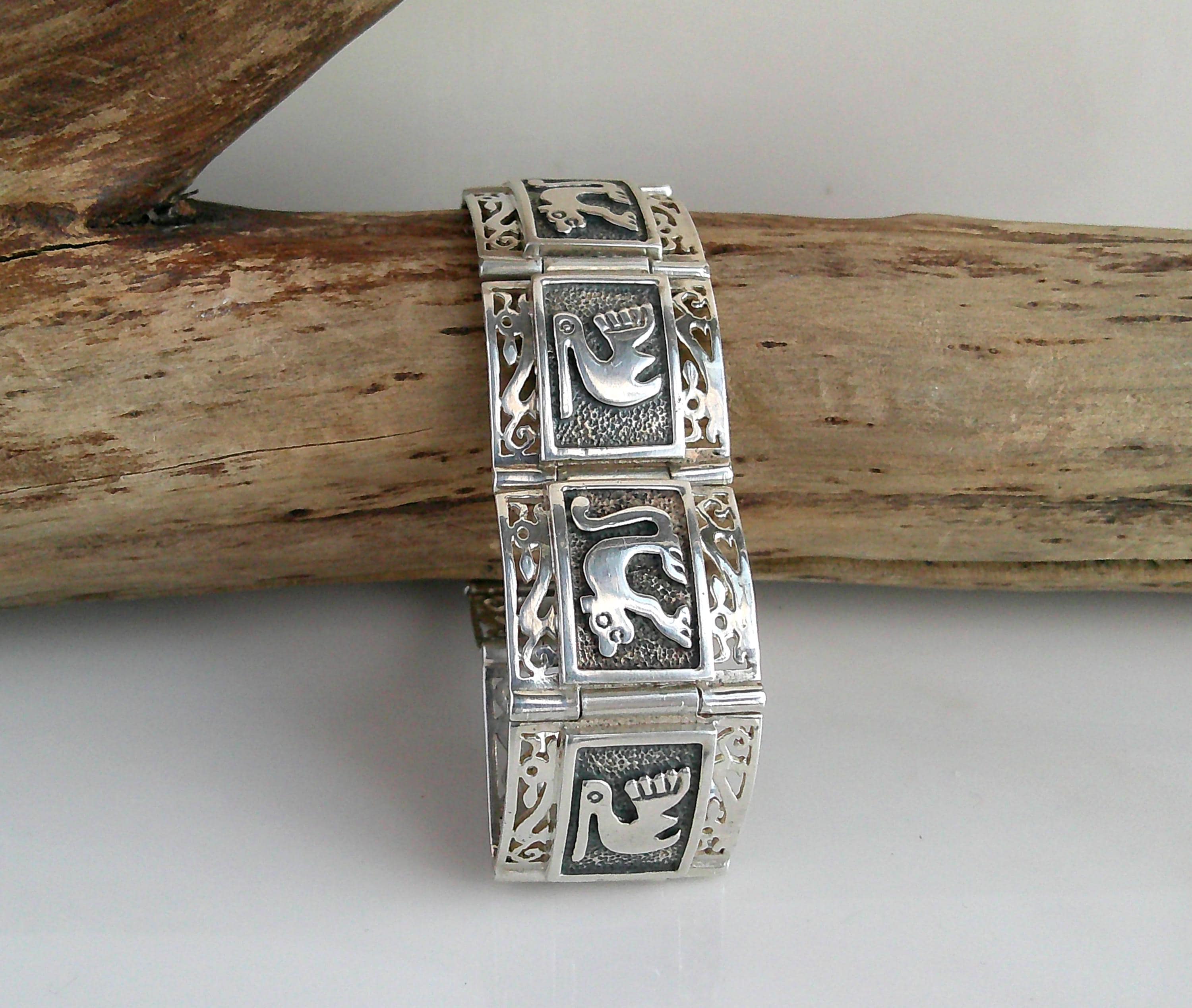 1950's Signed Arte Orfebre Sterling Silver 18.5mm Wide Storyteller
