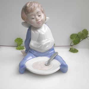 Vintage Spain Handmade 1988 Lladro Nao Daisa “I’m Full” Baby Toddler Porcelain Figurine