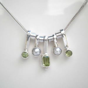 Vintage Signed 925 Sterling Silver Genuine Gray Pearl & Peridot Sliders Pendants Wheat Chain Link Necklace