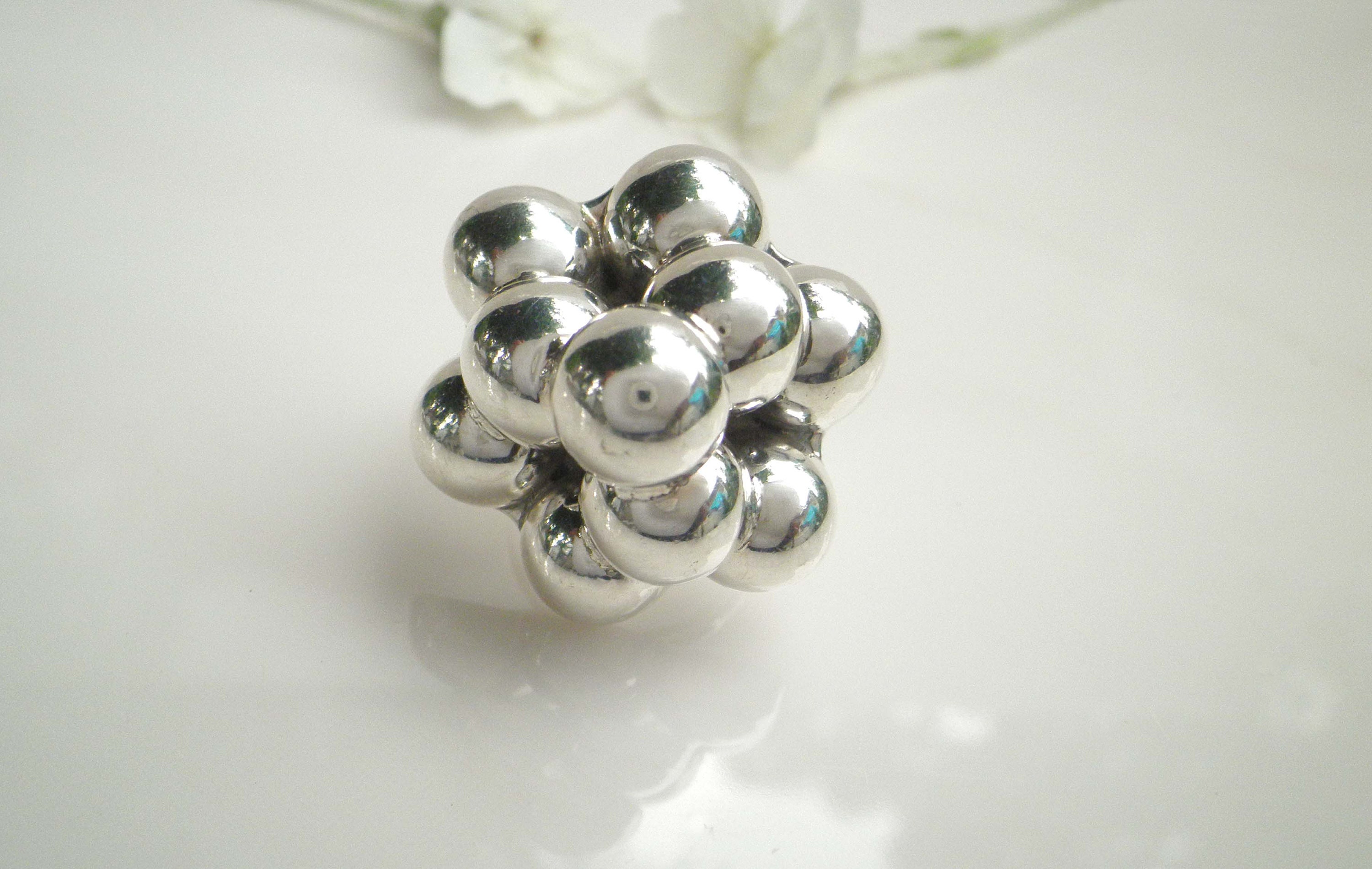 Vintage smooth sterling silver round beads, Mexico. 1940s-50s. b18-674