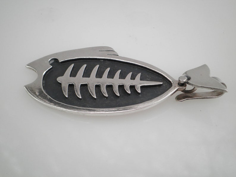 Vintage Mexico Los Ballesteros 925 Sterling Silver Fish Fishbone Large shops Pendant 70MM