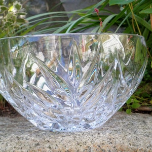 Vintage Decorative Leaf Design Clear Crystal Cut Glass Bowl