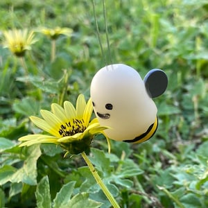 Boo Bee cute art toy