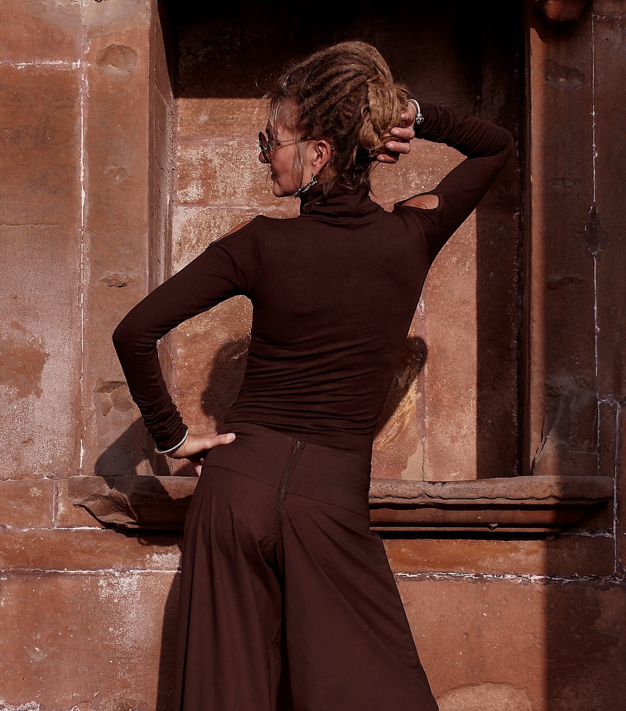 Brown Retro Turtleneck Fitted Long Sleeve 70s Top / Shirt