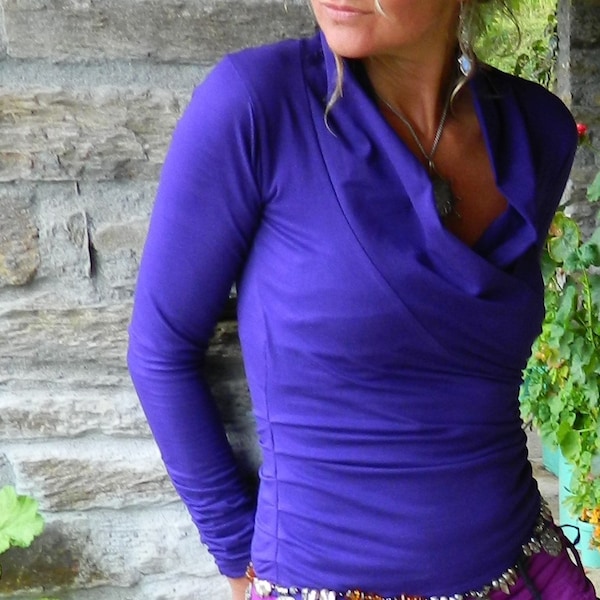 Chemisier violet, Vêtements à manches longues, Haut bohème pour femme, Vêtements de festival pour elle, Chemise à col ouvert à col volanté, Vêtements de fête, Funky chic