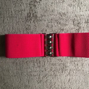 Vintage Retro Wide Elasticated Stretch Cinch Belt Waist Enhacing One Size Fits 8-18 Variety of Colours Hot Pink